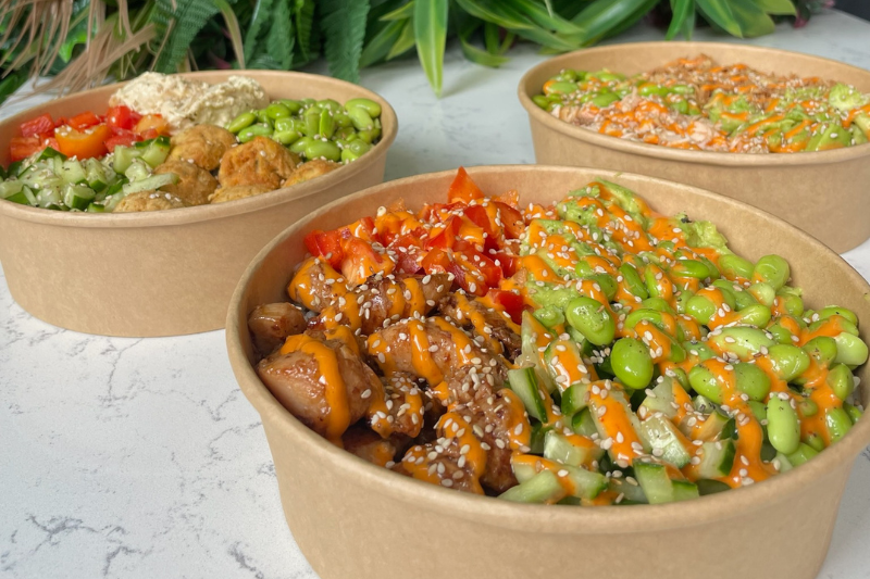 3 frisch zubereitete Reis Bowls: Tofu, Falafel und Chicken