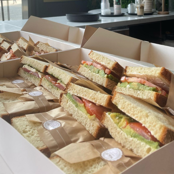 Frisch zubereitete Sandwiches für ein Catering